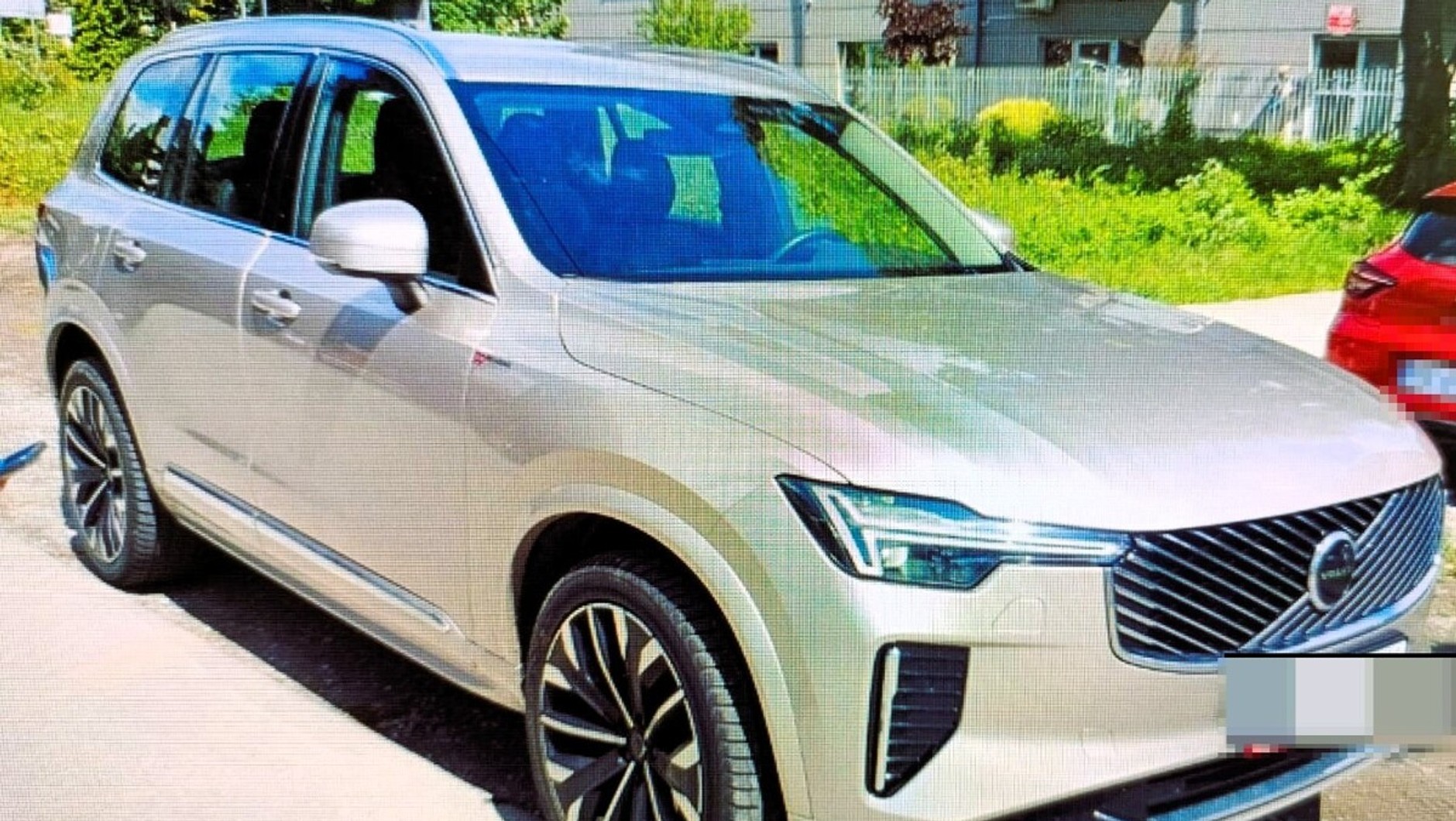 Volvo XC90 odzyskane dzięki współpracy służb