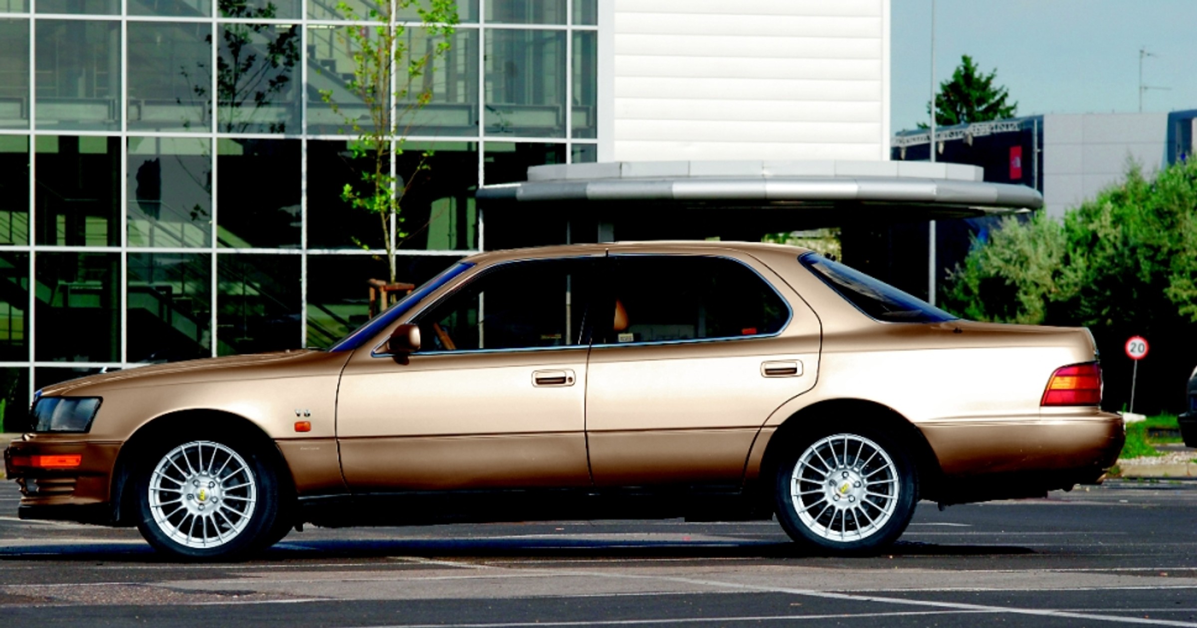 Lexus LS 400 - Tani zakup, ale drogie utrzymanie