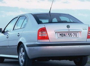 Skoda Octavia: Czeska siostra Golfa za 8 tys. zł