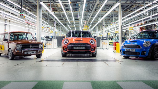 Koniec kultowego Mini. Ostatni Clubman zjeżdża z linii produkcyjnej w Oksfordzie