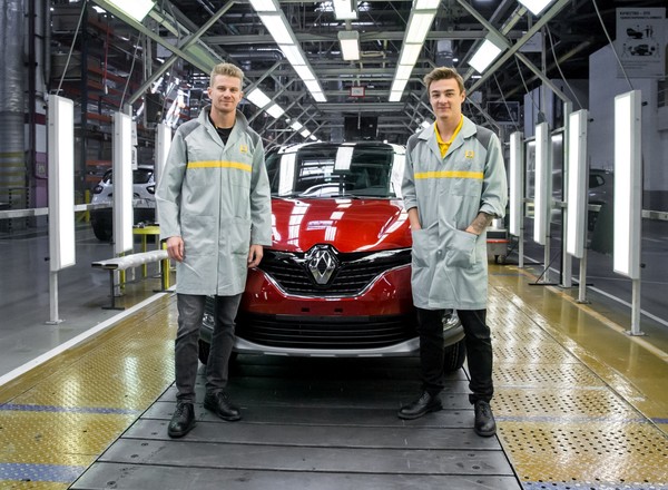 Renault nie rezygnuje z Rosji. Wznawia produkcję w Moskwie