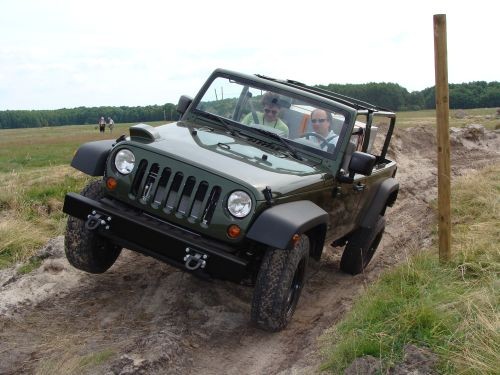 Jeep J8 zaprezentowany na Euro Camp Jeep 2008