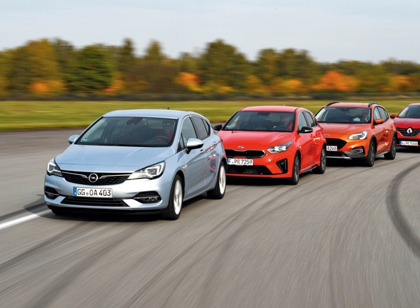 Opel Astra kontra Kia Ceed, Ford Focus i Renault Megane - 3 czy 4 cylindry? Sprawdzamy co warto kupić