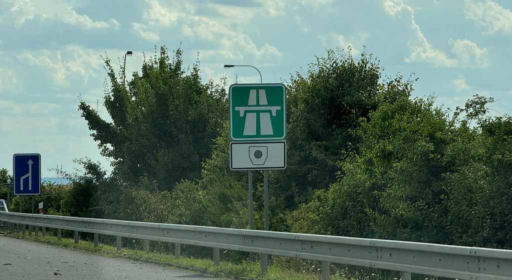 Znak oznaczający rozpoczęcie się obowiązywanie winiety