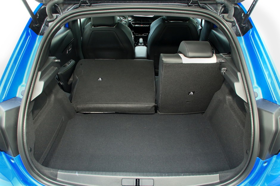Peugeot e-208 GT