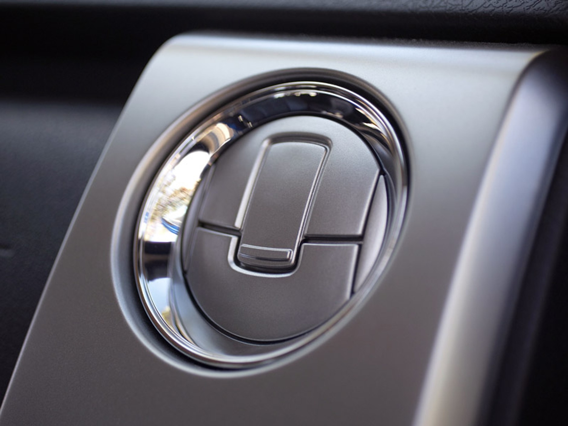 Ford F-150: legendarny pickup z nową twarzą (+ wideo)