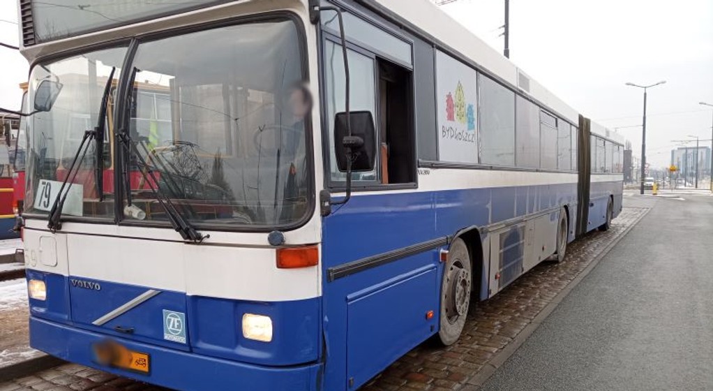 Zabytkowy autobus Volvo w opłakanym stanie