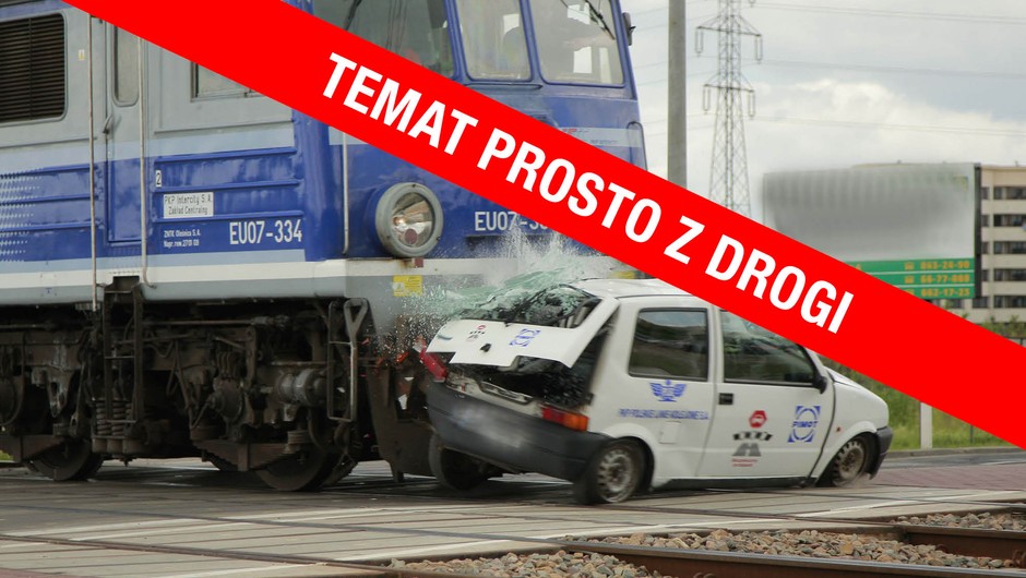 Na przejeździe kolejowym auto nie ma szans z pociągiem