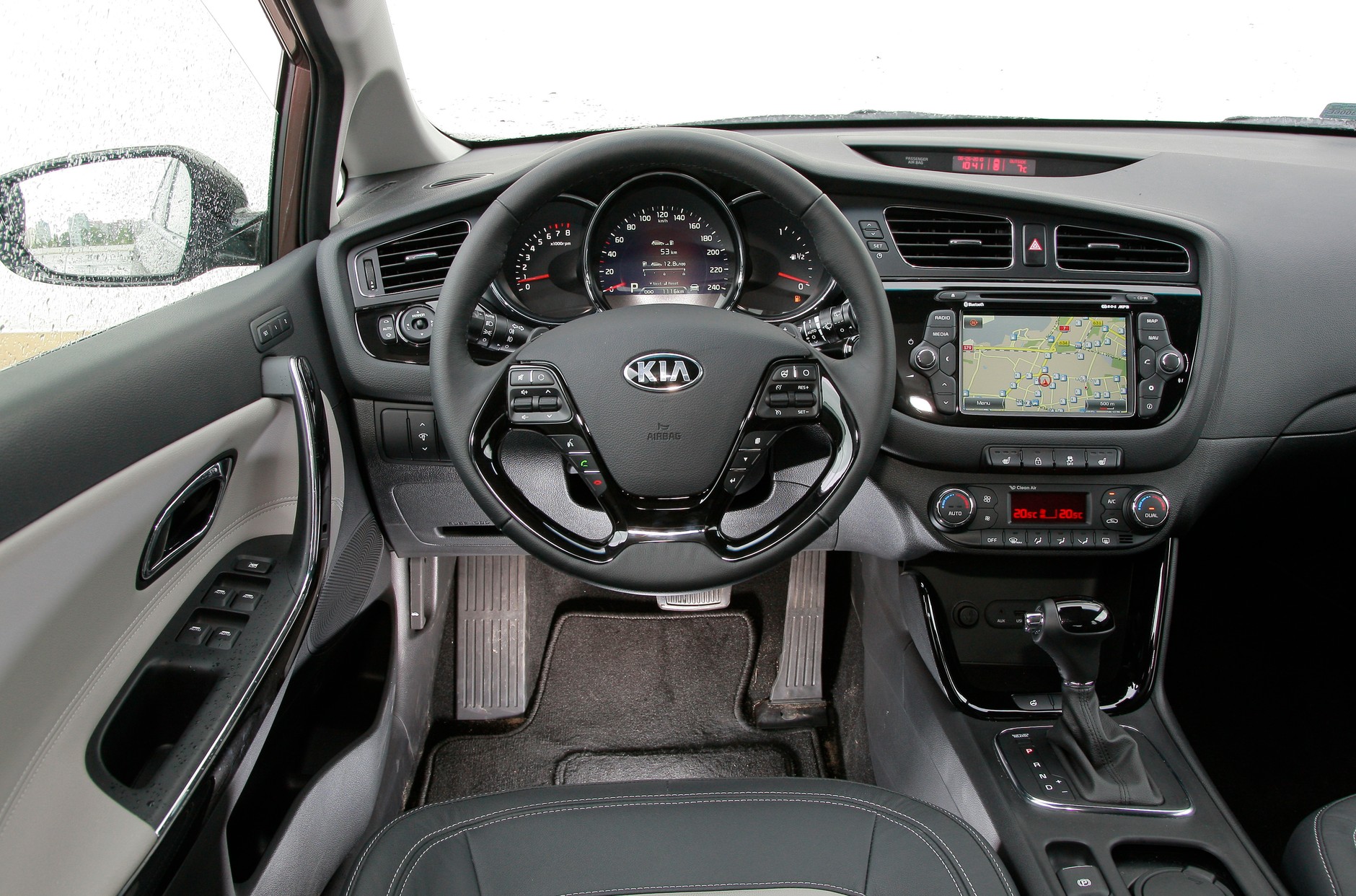 Kia Ceed II wnętrze