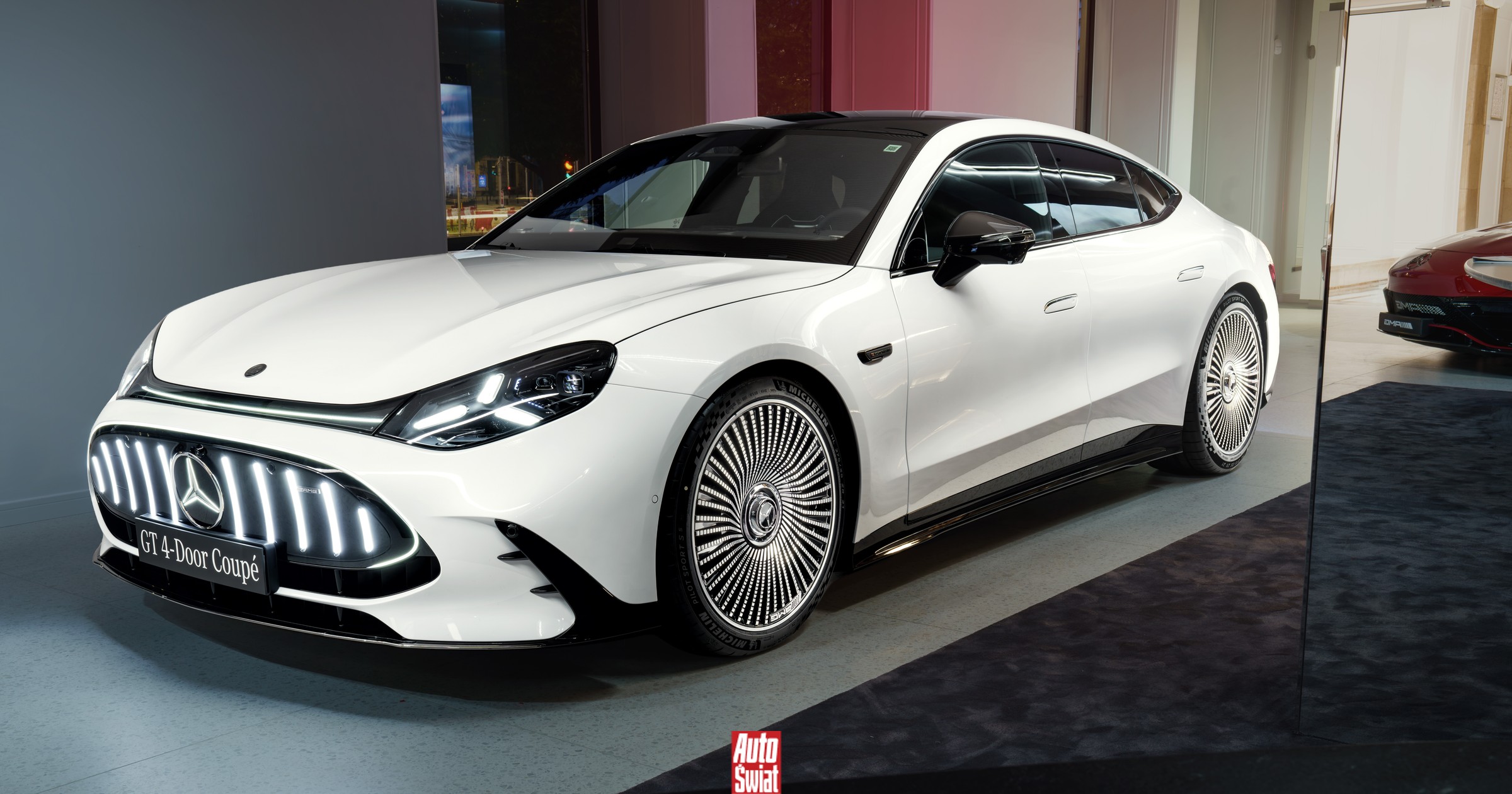 Mercedes prezentuje nowe AMG GT 4-drzwiowe Coupé. Takiego elektryka jeszcze nie było
