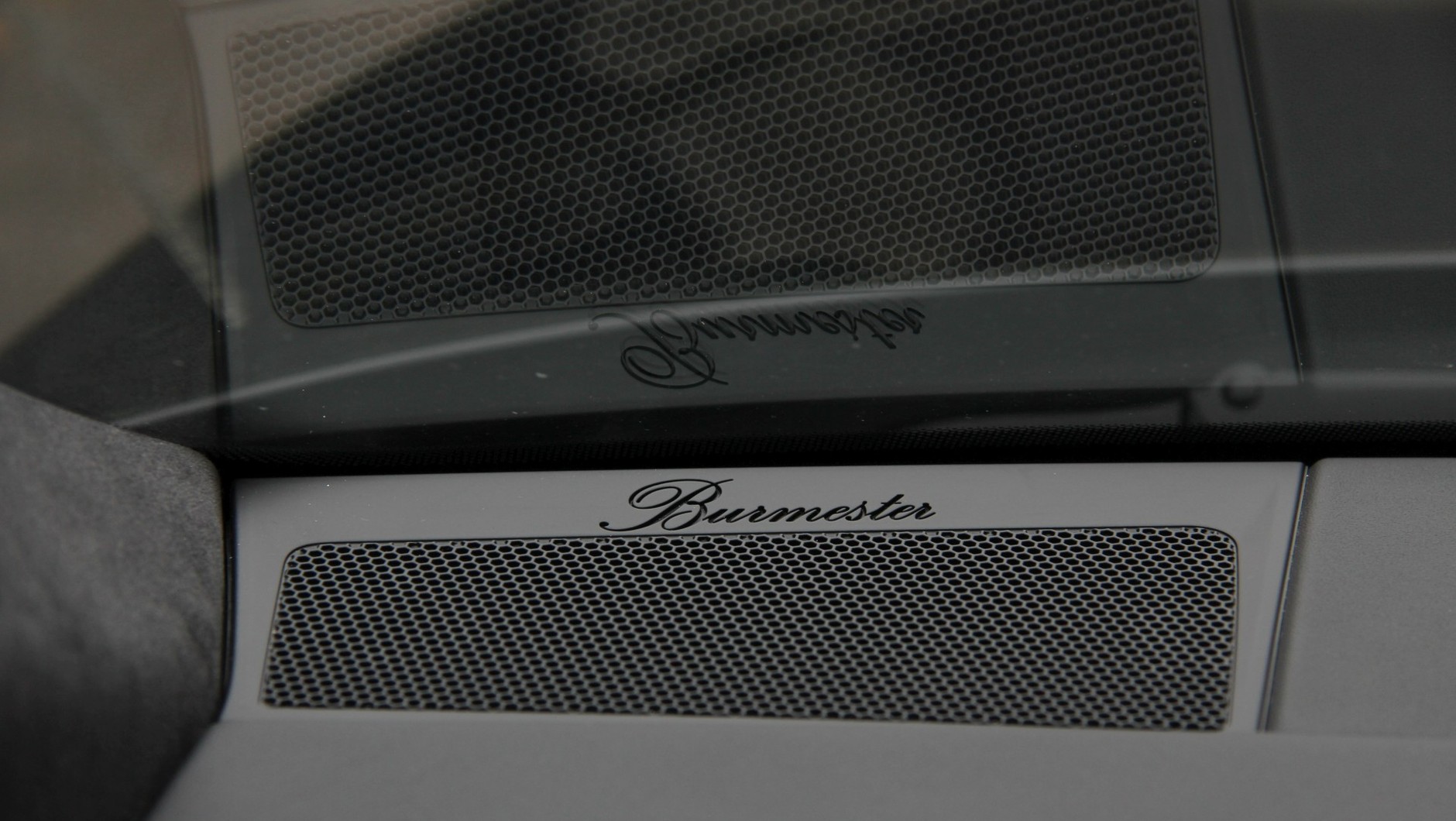 Tweetery AMT Porsche Burmester