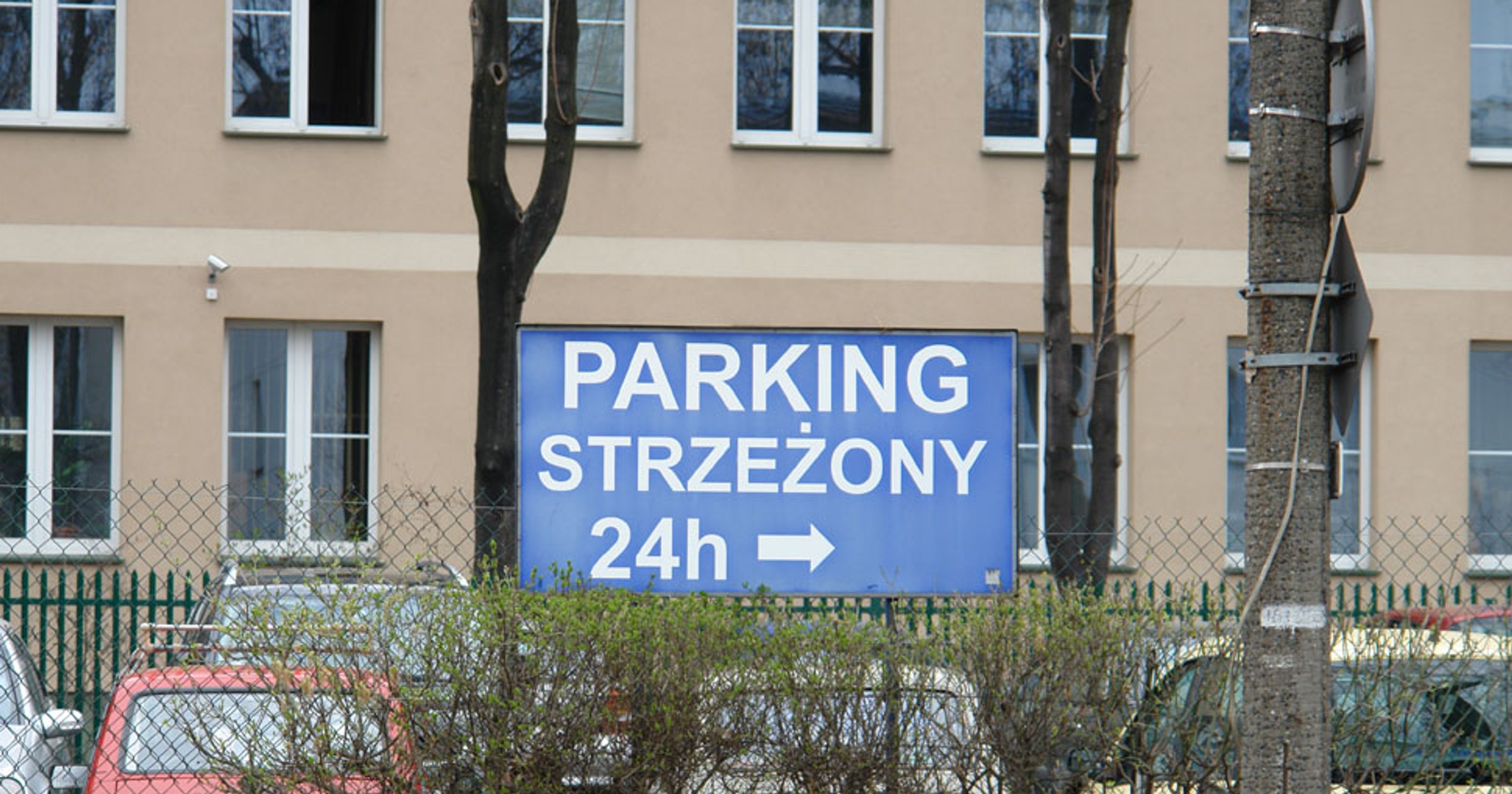 Za co odpowiada parking strzeżony