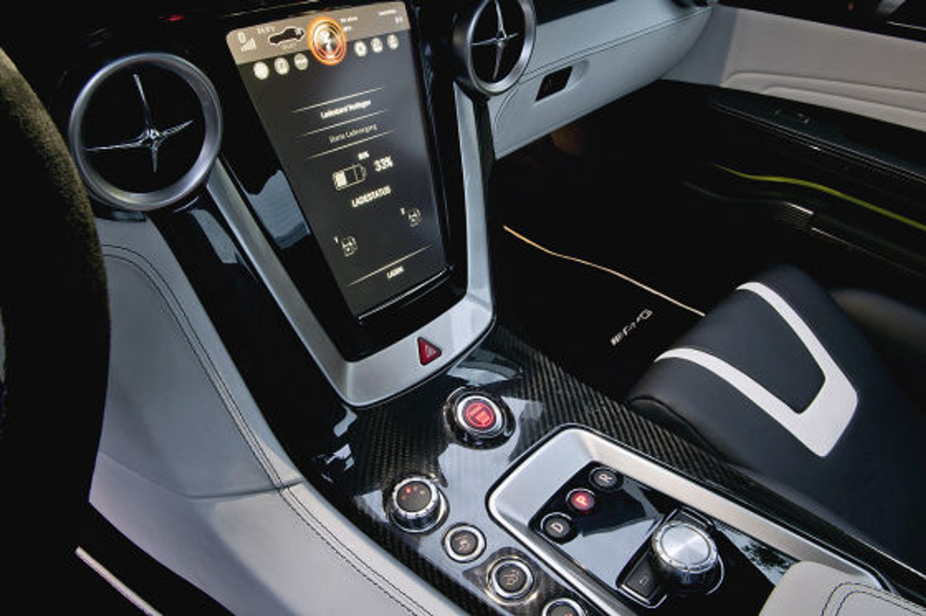 Mercedes SLS pod napięciem