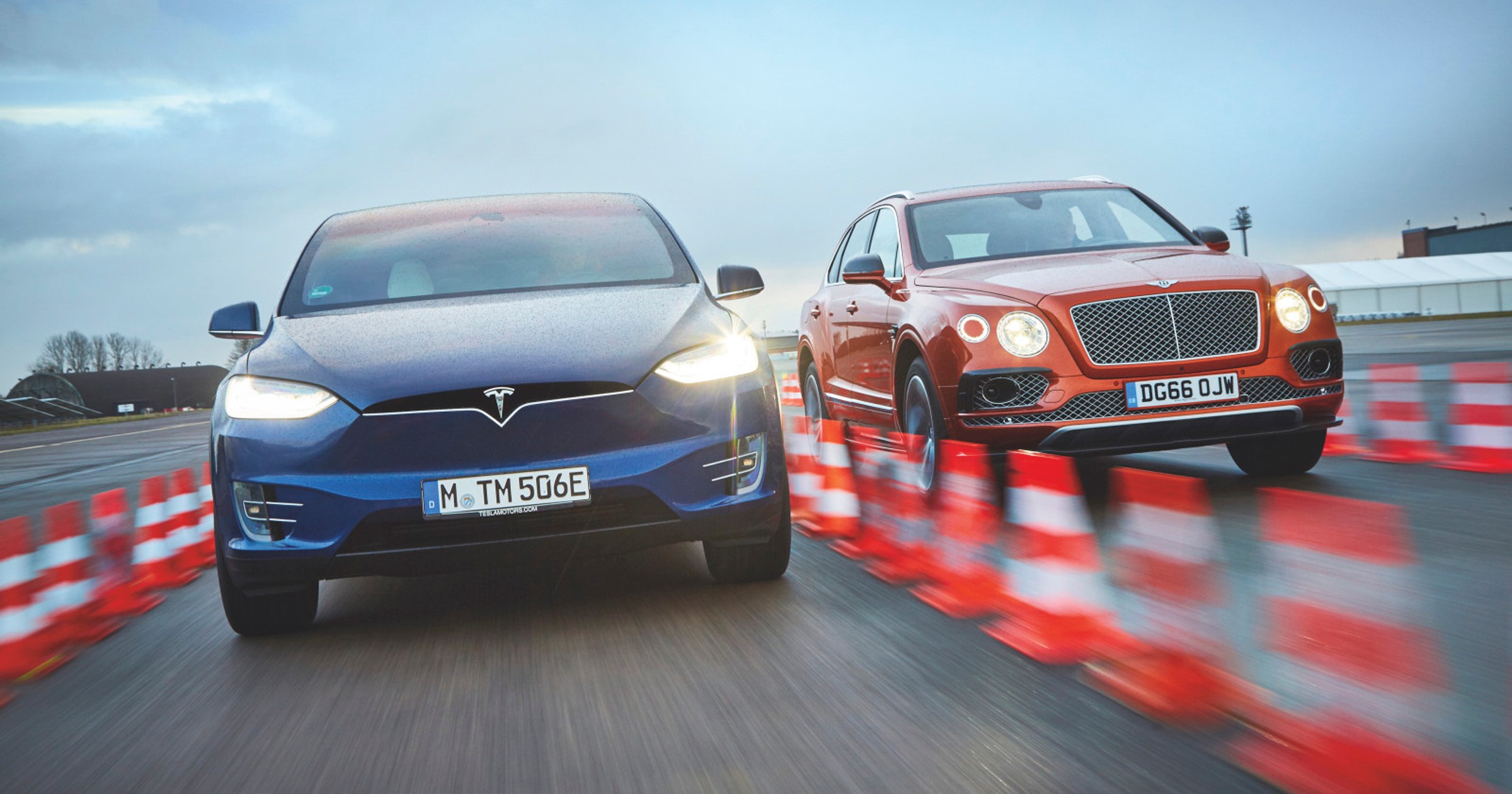 Resla Model X P100D i Bentley Bentayga W12