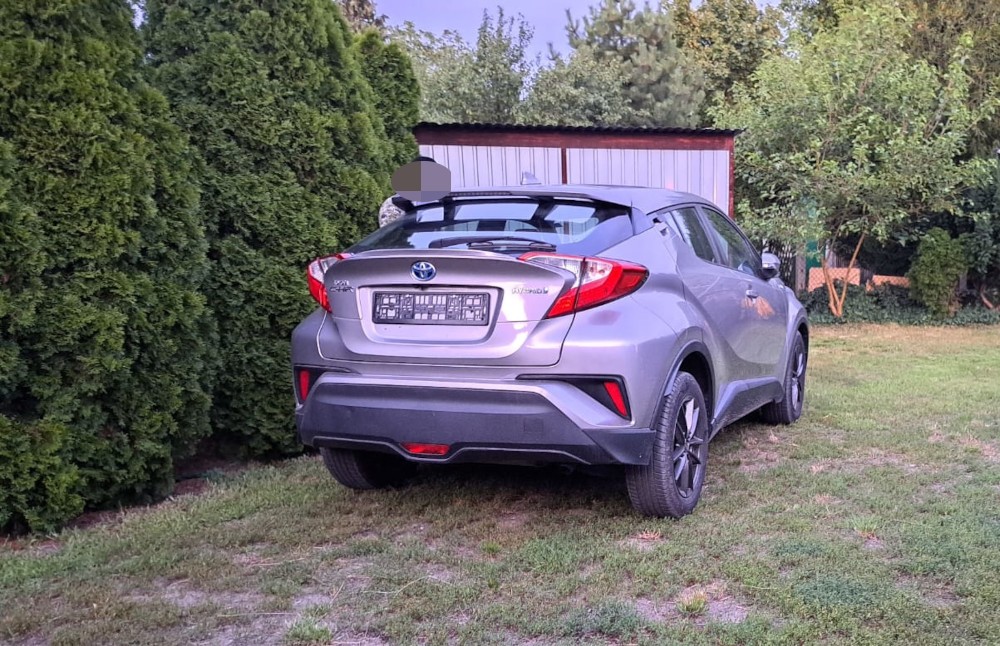 Skradziona Toyota odzyskana przez policję