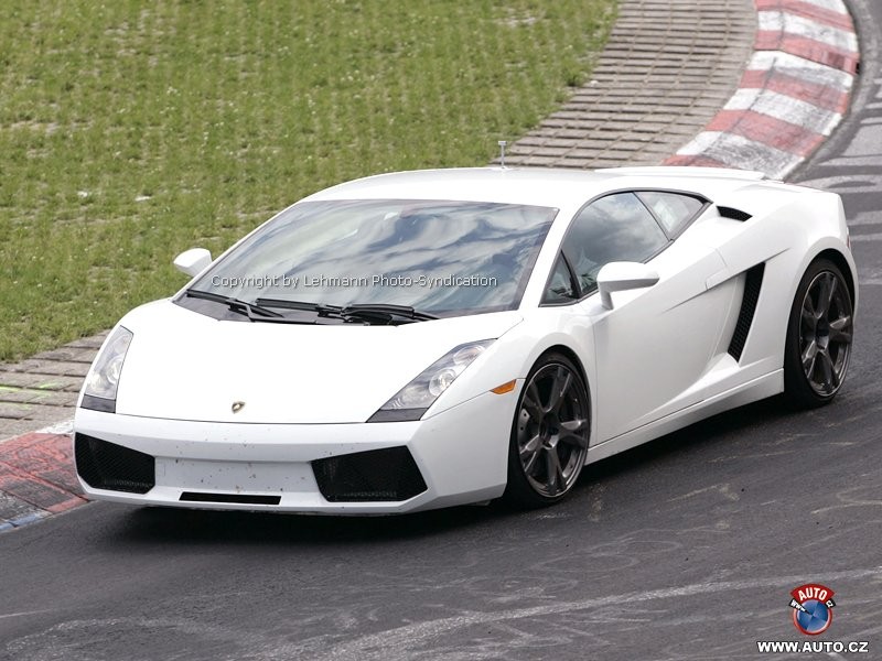 Zdjęcia szpiegowskie: Lamborghini Gallardo V8 z napędem na tylną oś?