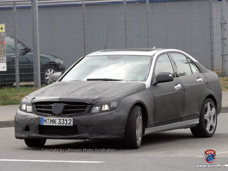 Zdjęcia szpiegowskie: AMG Power dla klasy C, GL i CL