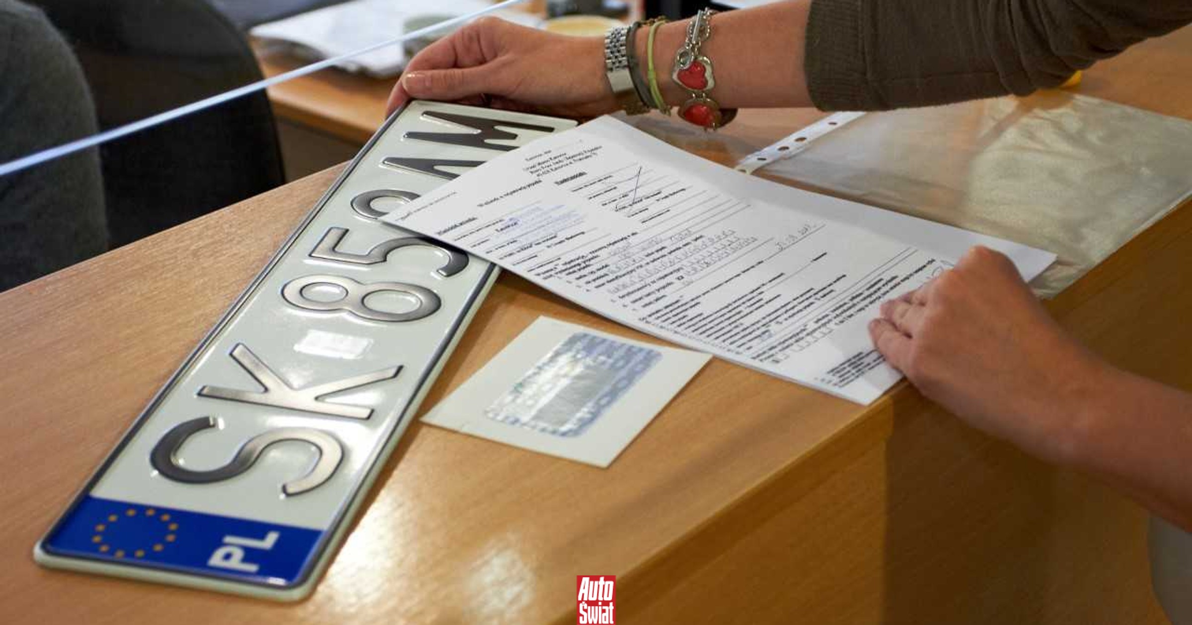 Zostało tylko pół roku. Kierowcom odejdzie jeden obowiązek z tablicami rejestracyjnymi