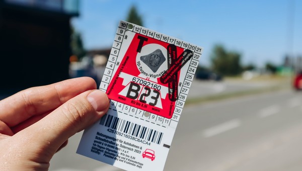 Koniec nalepek autostradowych w Austrii. Nie ma się co cieszyć, kasę i tak wezmą