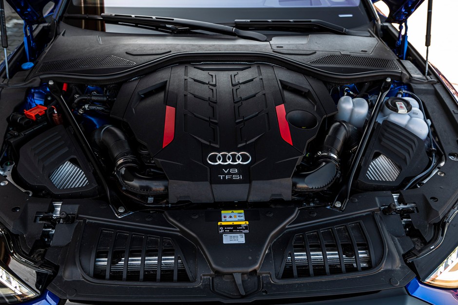 Audi S8