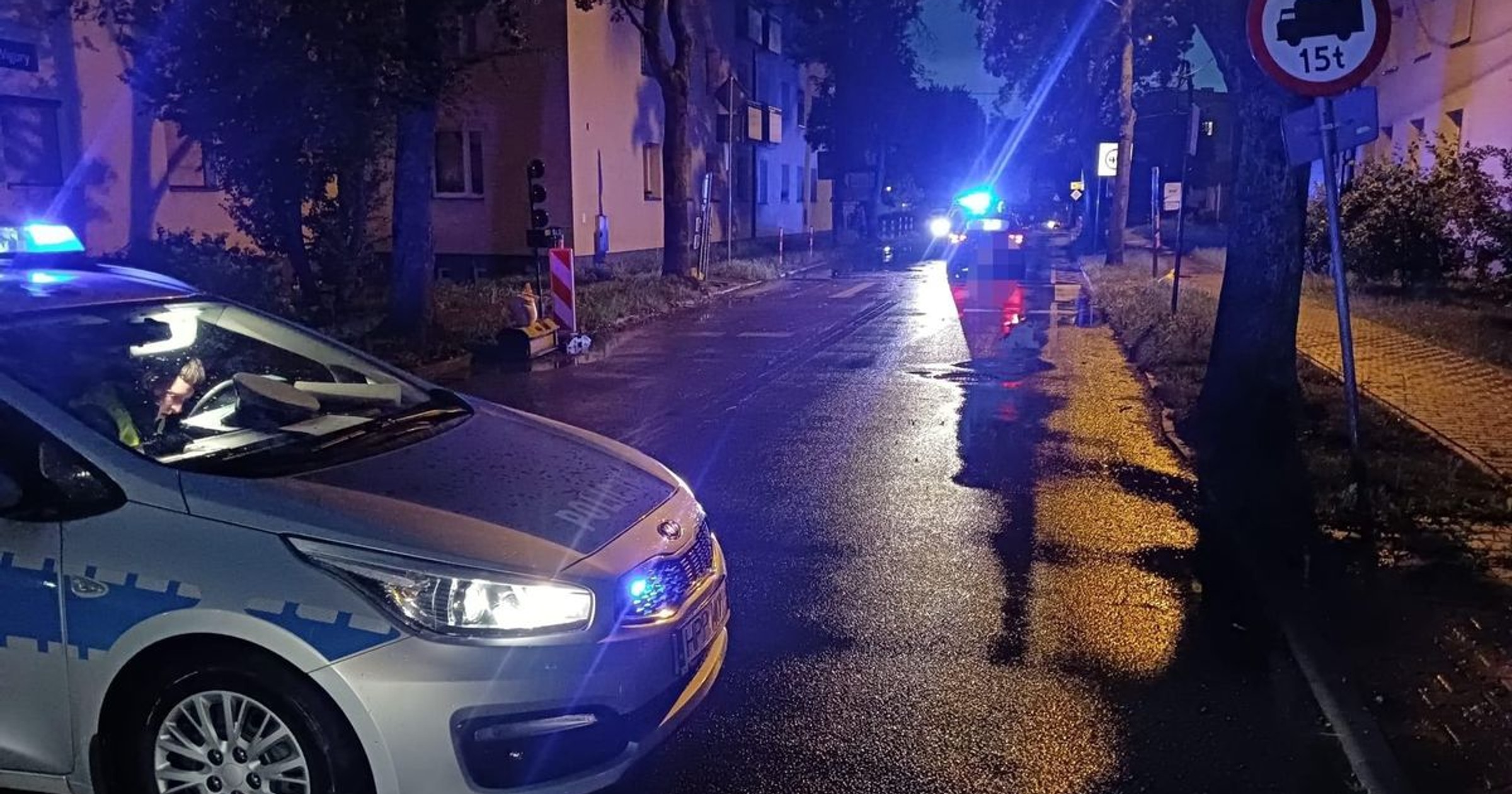 Obraz pochodzący z serwisu https://mikolow.policja.gov.pl/k15/informacje/wiadomosci/388695,Tragiczny-wypadek-w-Mikolowie.html