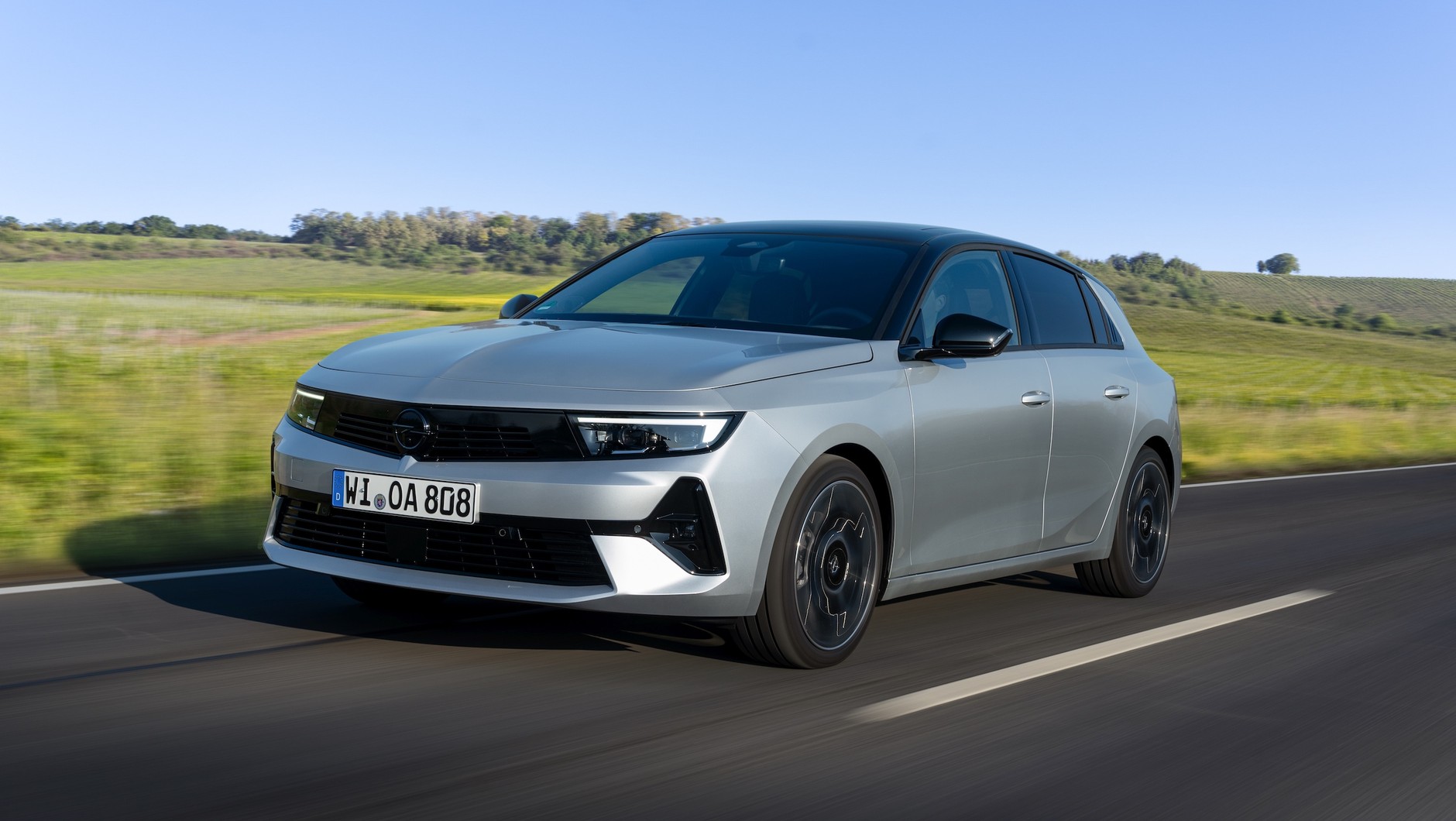 Opel Astra Hybrid