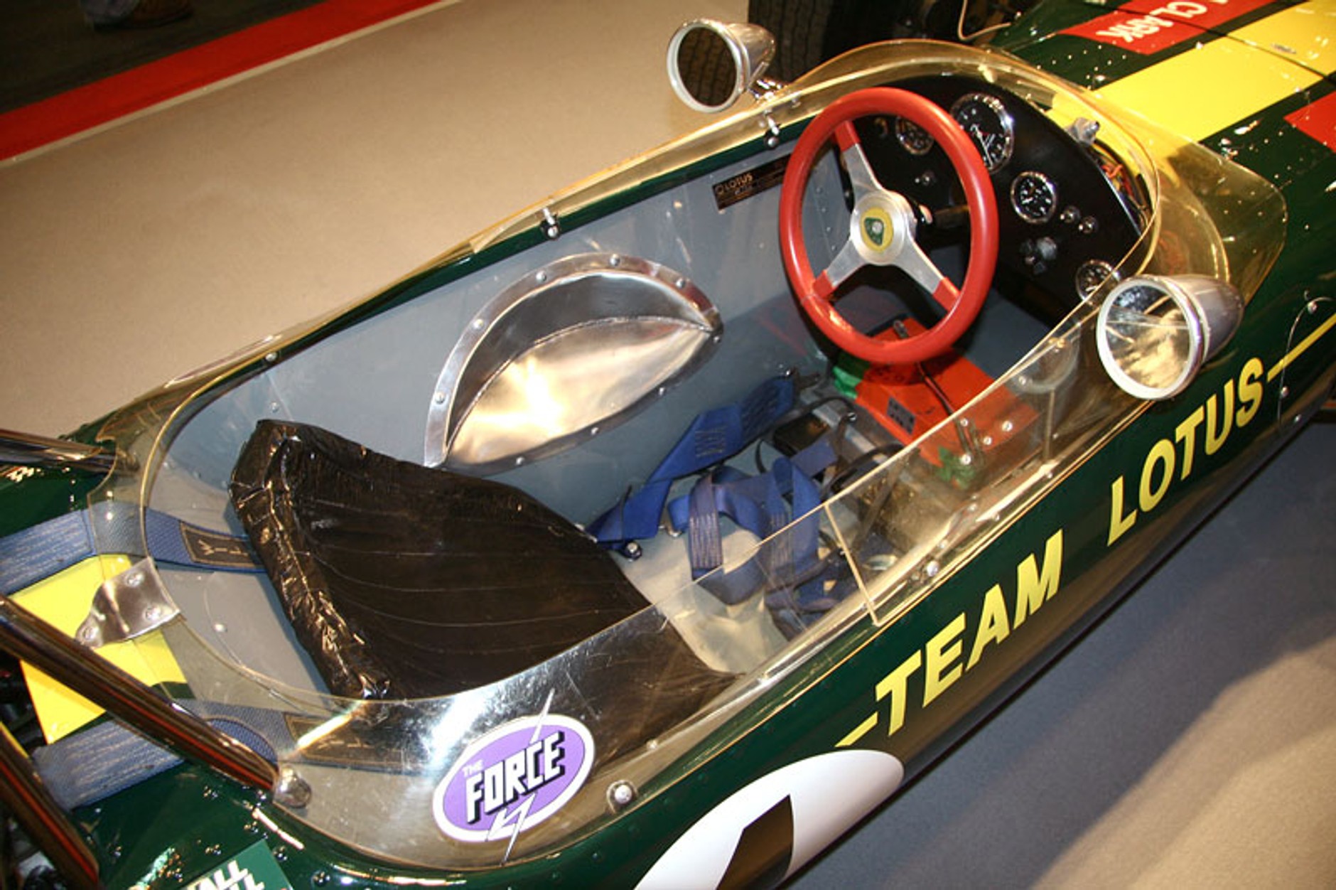 Essen Motor Show 2007: Spoilery, bajery, kilowaty (fotogaleria 4)