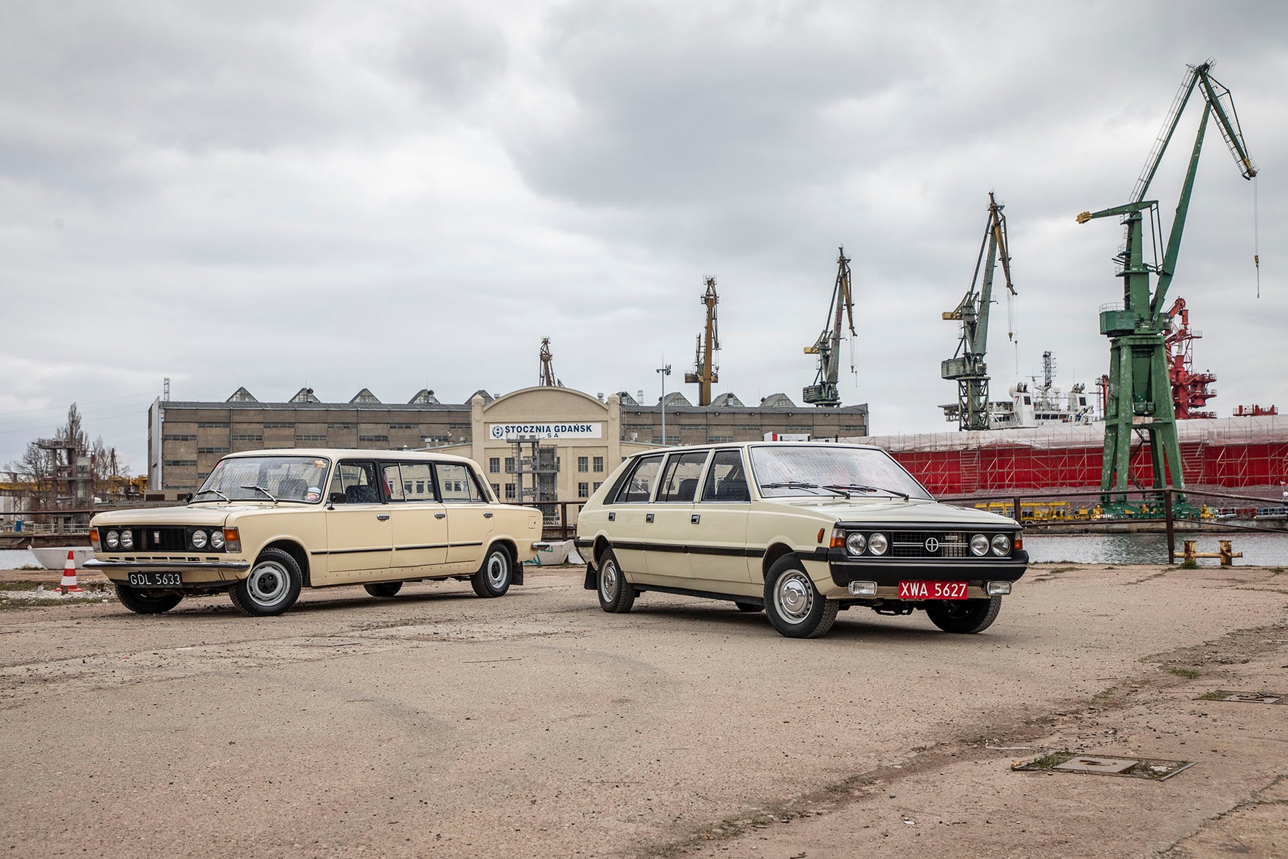 Polski Fiat 125p i FSO Polonez w wersji Long - przedłużane auta z FSO