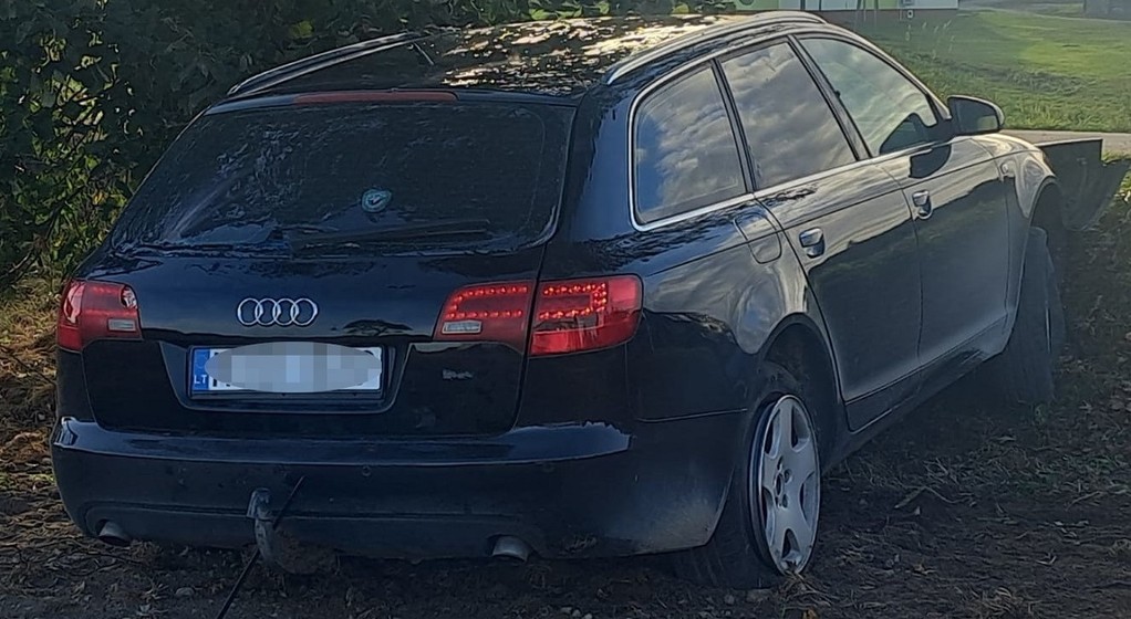 Audi A6 Avant wypakowane nielegalnymi papierosami