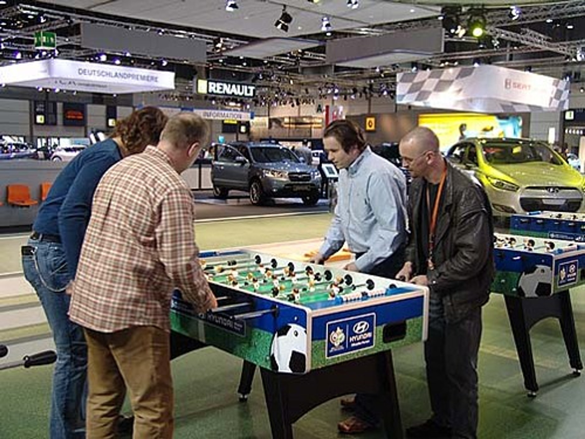 Samochody w cieniu piłki - AMI Lipsk