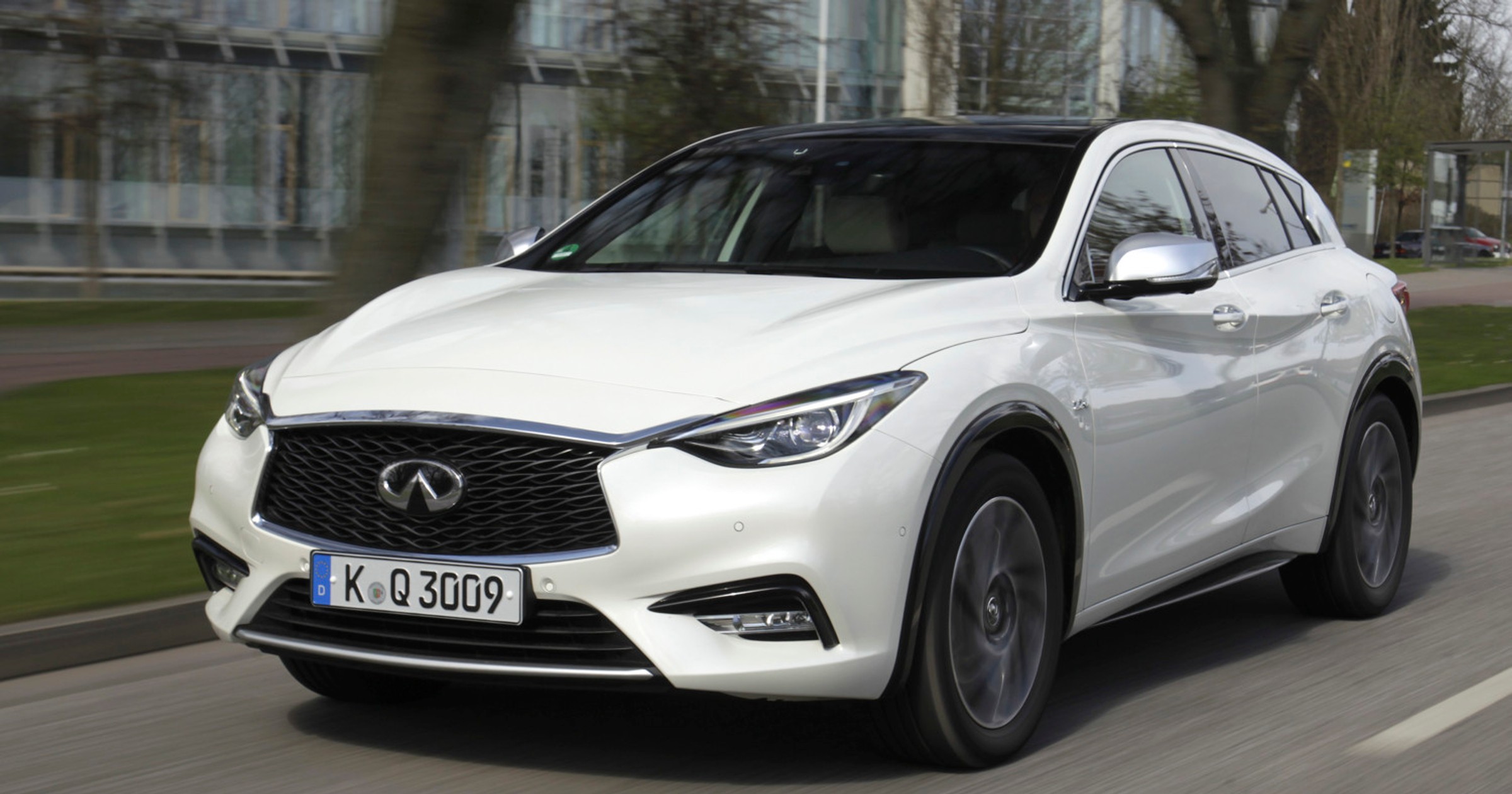 Trzy niezwykłe kompakty: BMW 120d, Infiniti Q30 2.2d i Mercedes A220d