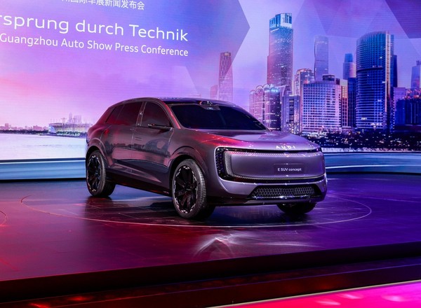 Polak w sercu chińskiej rewolucji Audi. Miał wpływ na wygląd SUV-a, którego nie kupisz