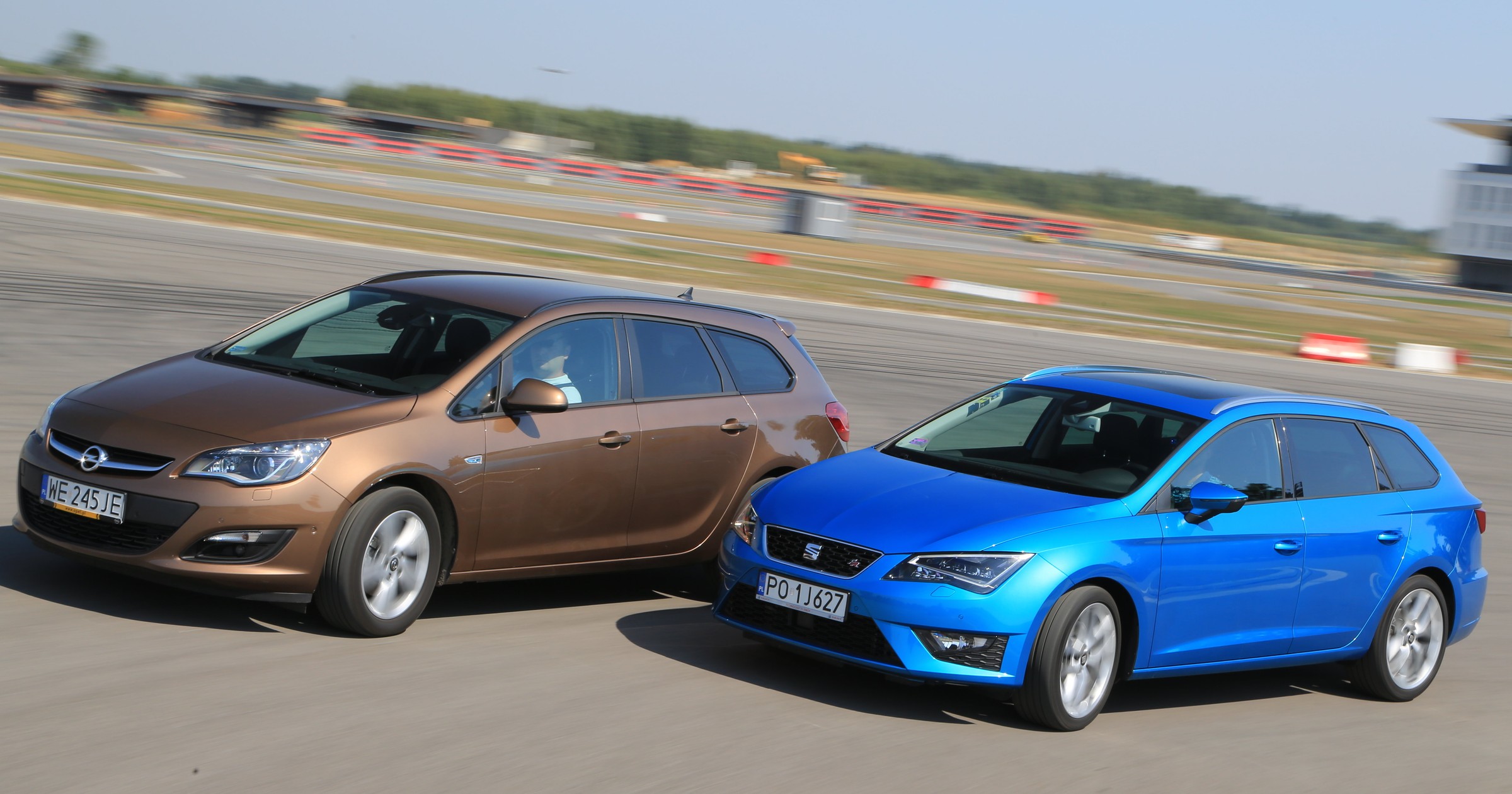 Opel Astra Sports Tourer vs. Seat Leon ST