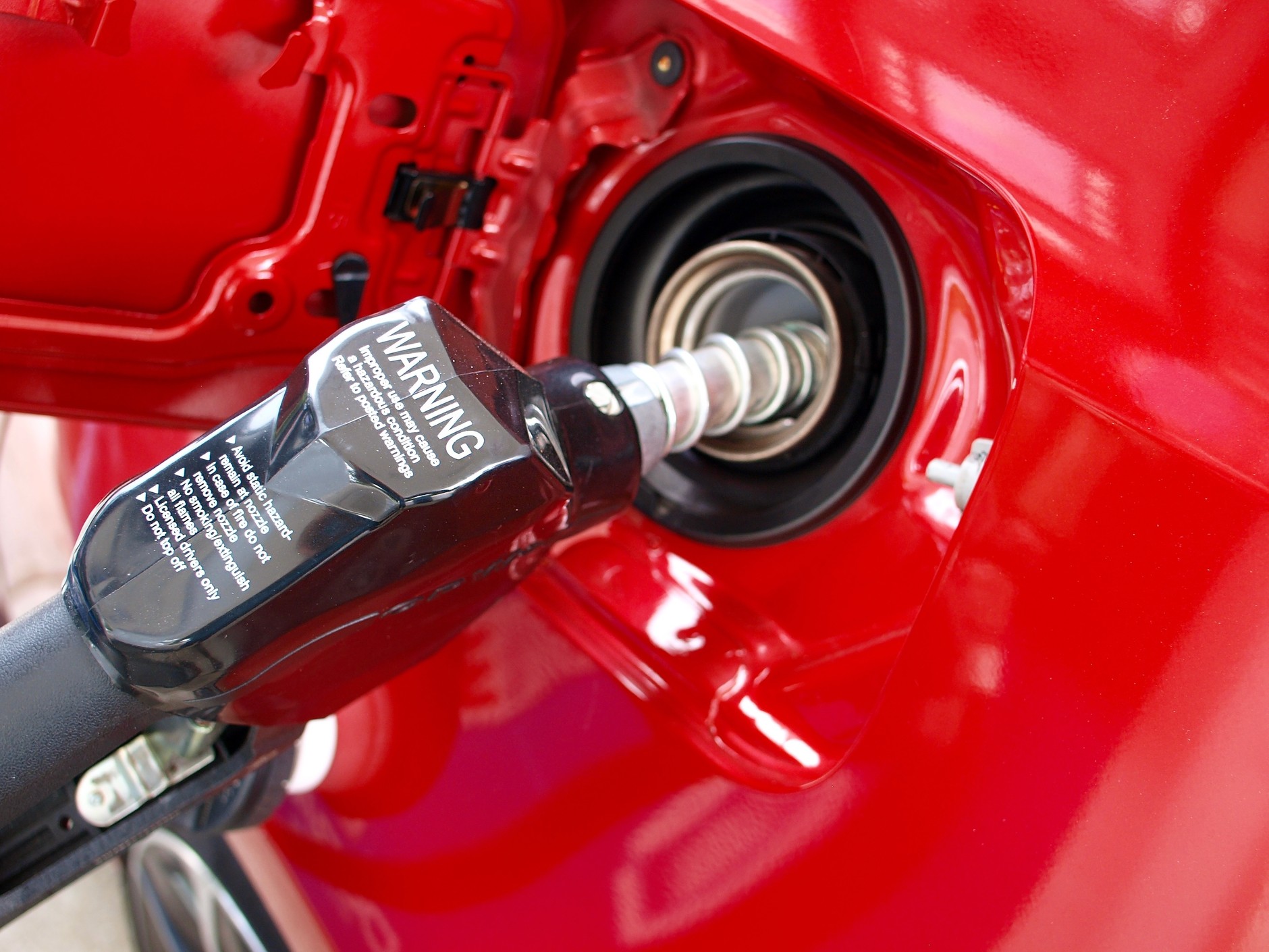 W USA czarny pistolet oznacza benzynę