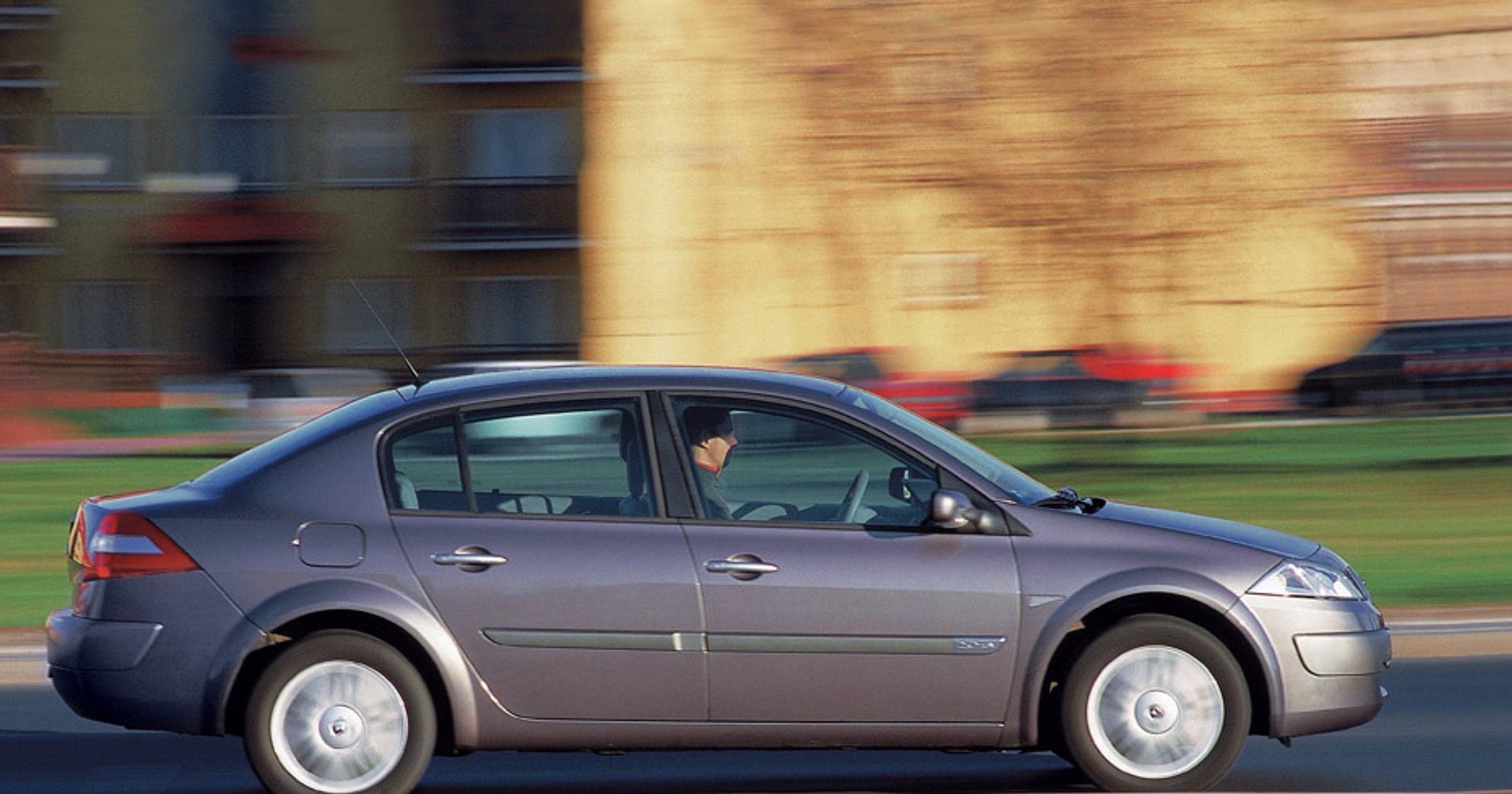 Renault Megane II: mała cena, duży kufer, średnia trwałość 