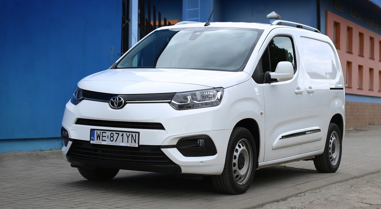 Toyoty Proace i Proace City z możliwą usterką. Ponad 6 tys. aut musi pojawić się w serwisie