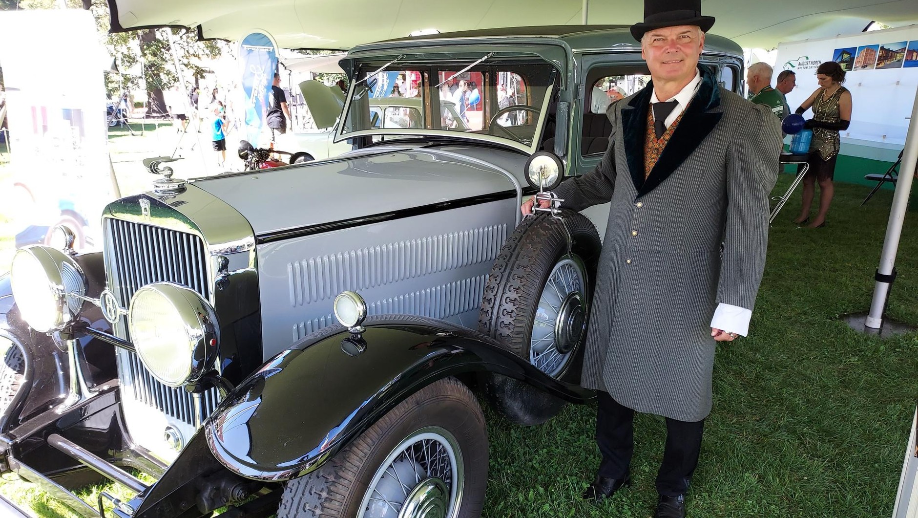 Klasyczne pojazdy na zamku Topacz 2024. Horch 430 z 1931 r. z muzeum w Zwickau