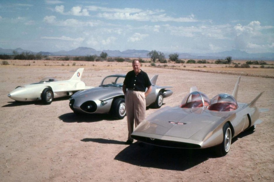 85 lat GM Design