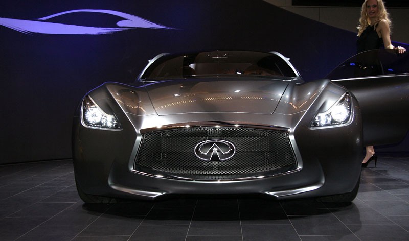 Genewa 2009: Infiniti Essence Concept (fotogaleria)
