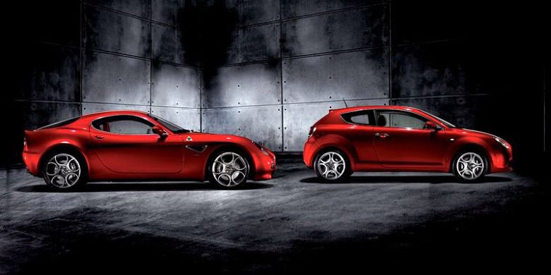 Alfa Romeo Mi.To: pierwsze zdjęcia wnętrza i porównanie do 8C Competizione