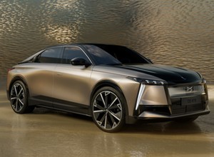 DS N°8 ma polskie ceny. Francuski elektryk premium od 249 tys. zł