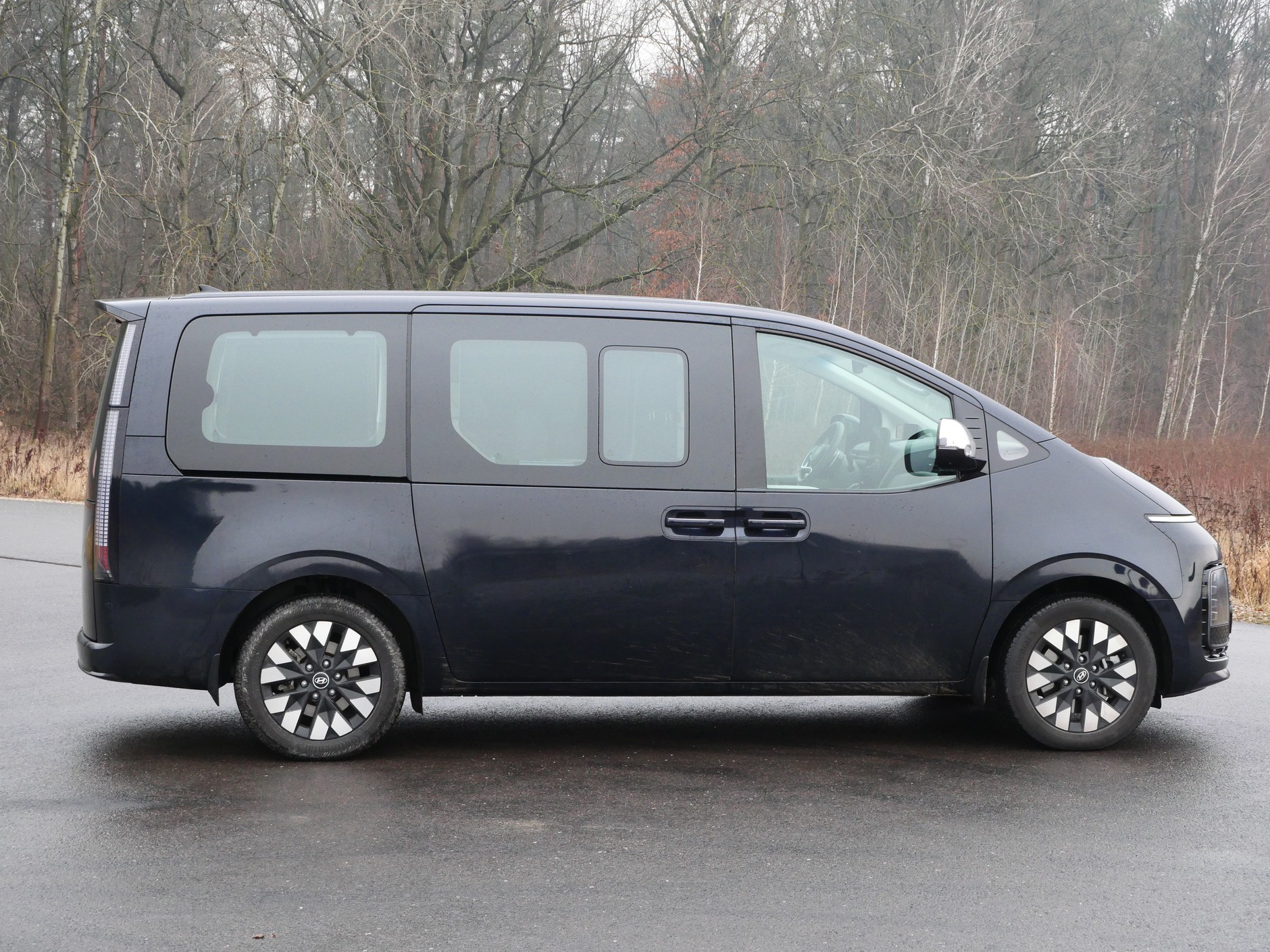 Hyundai Staria 1.6 T-GDi HEV (225 KM) Luxury