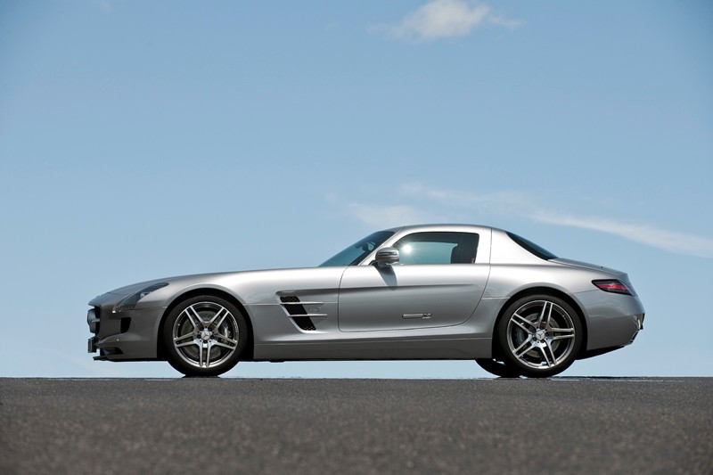 Mercedes SLS AMG w całej okazałaości