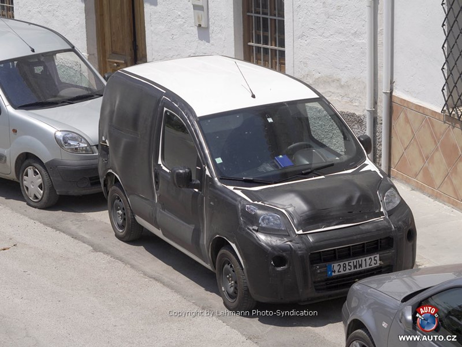 Zdjęcia szpiegowskie: Citroen Berlingo i Renault Kangoo – nowe dostawczaki za drzwiami