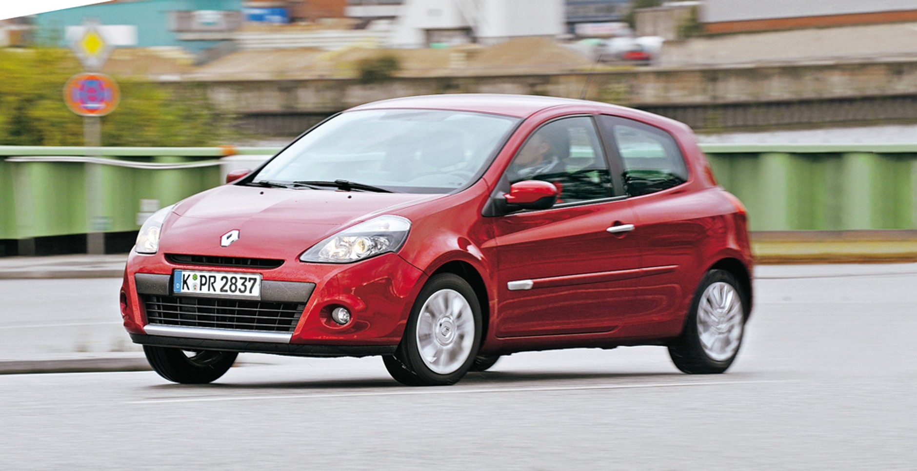 Z małych ścigaczy wiele radości - Prównanie: Volkswagen Polo kontra Seat Ibiza, Renault Clio i Mazda 2