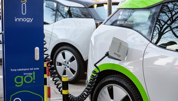 500 elektrycznych BMW i3 do wynajęcia w Warszawie