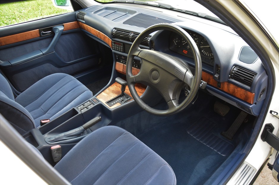 BMW 740i E32