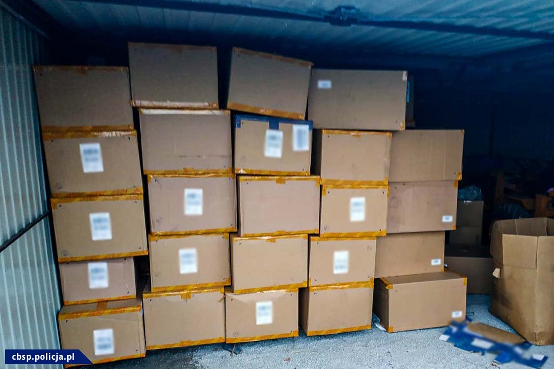 Skradzione w Niemczech rowery warte ponad 2 mln zł odzyskane w Polsce. W trakcie działań odzyskano nie tylko skradzione tej nocy mienie, ale ujawniono także inne przedmioty, które najprawdopodobniej pochodzą z przestępstw popełnionych w Niemczech.