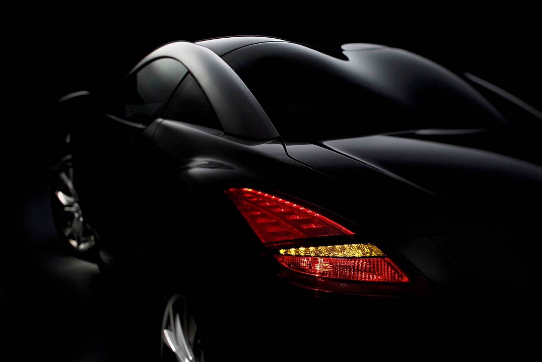 Peugeot RCZ: Esencja emocji w całej okazałości