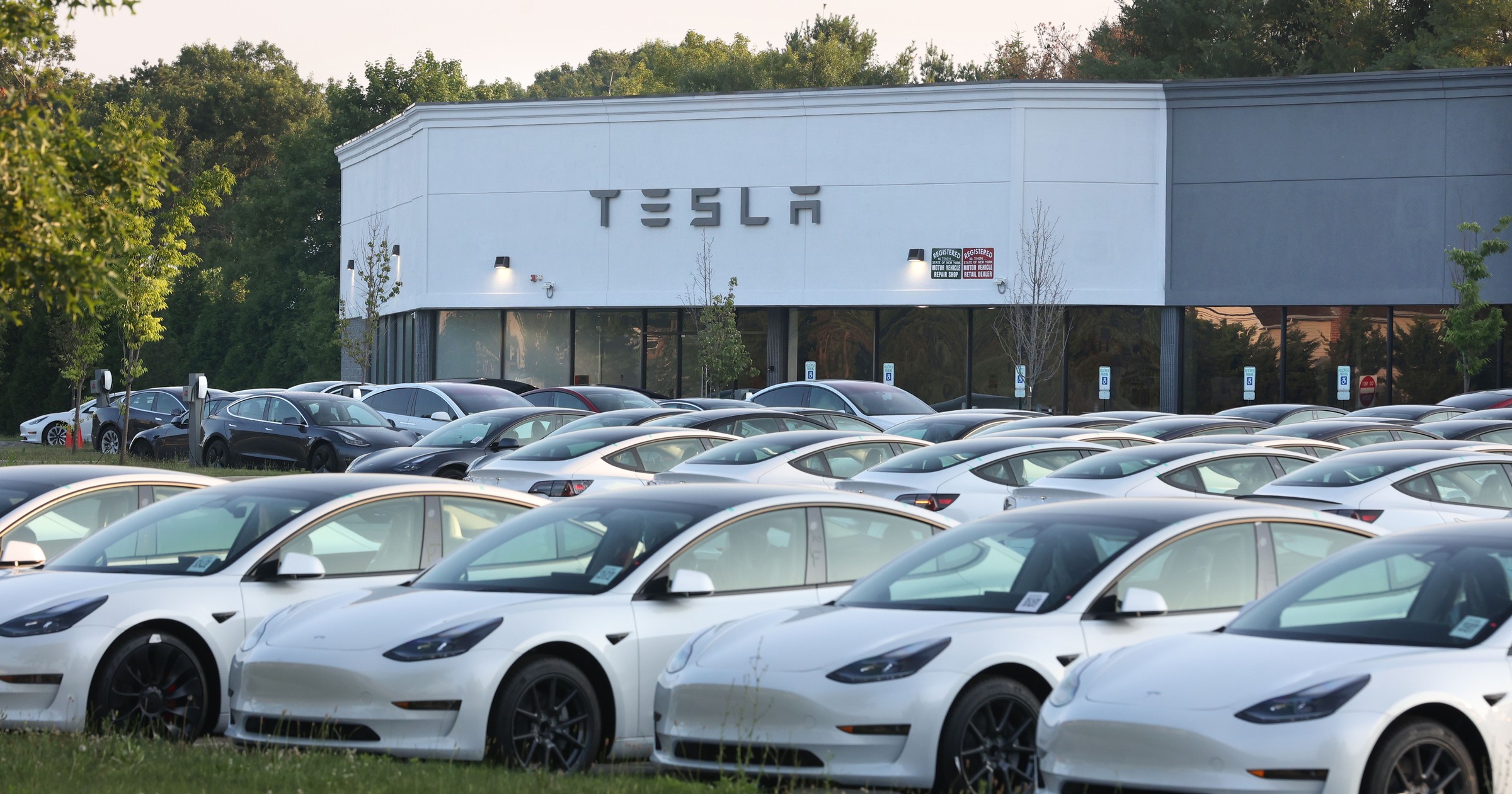 Samochody Tesla